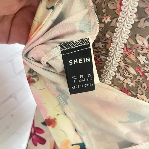 Allover Floral Knot Top with Shorts- Set - Picture 9 of 12